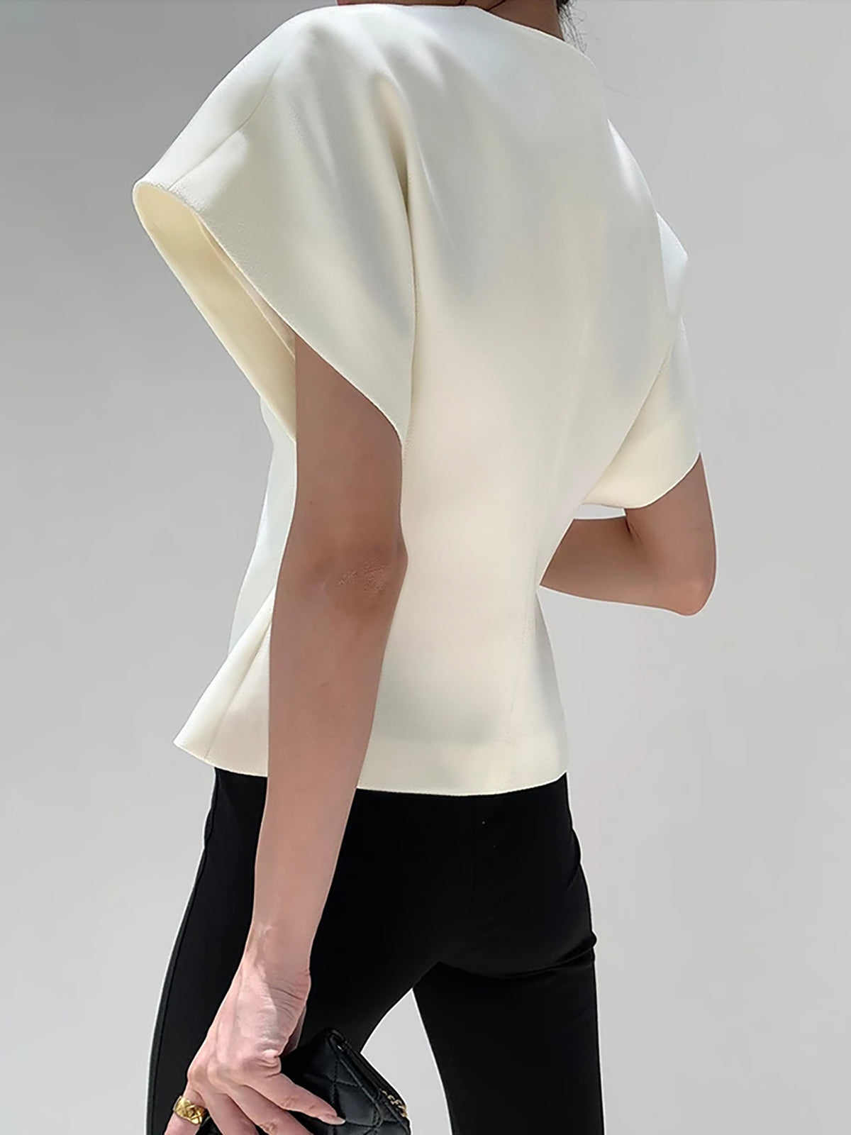 Classic Vintage Blouse with a Flattering Fit