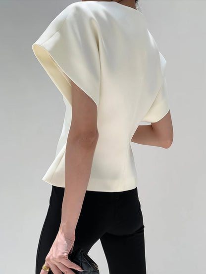 Classic Vintage Blouse with a Flattering Fit