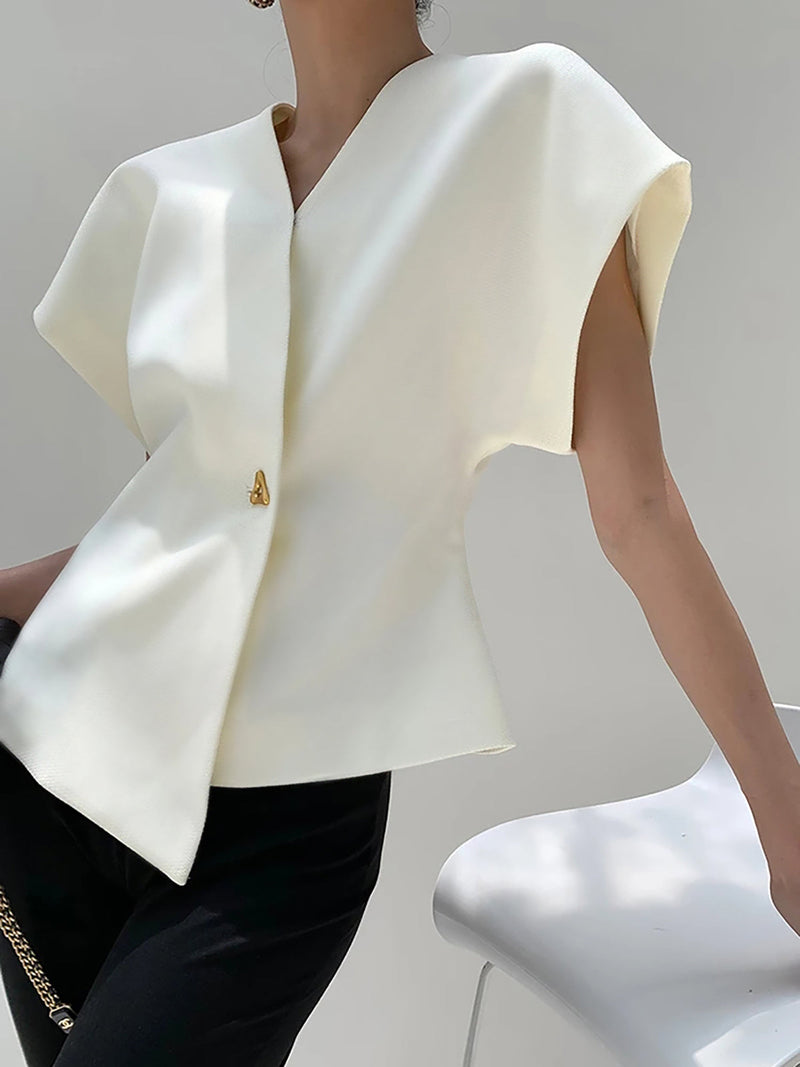 Classic Vintage Blouse with a Flattering Fit