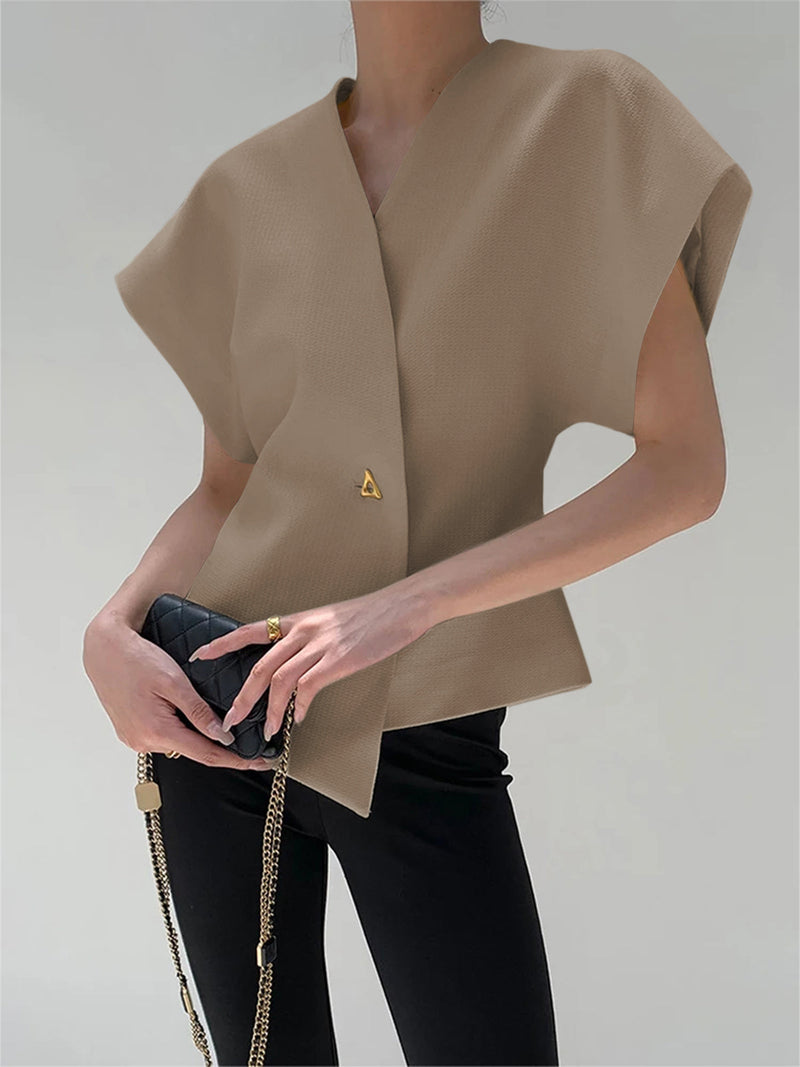 Classic Vintage Blouse with a Flattering Fit