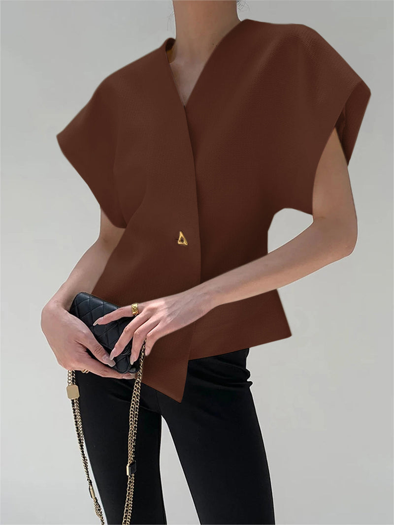 Classic Vintage Blouse with a Flattering Fit