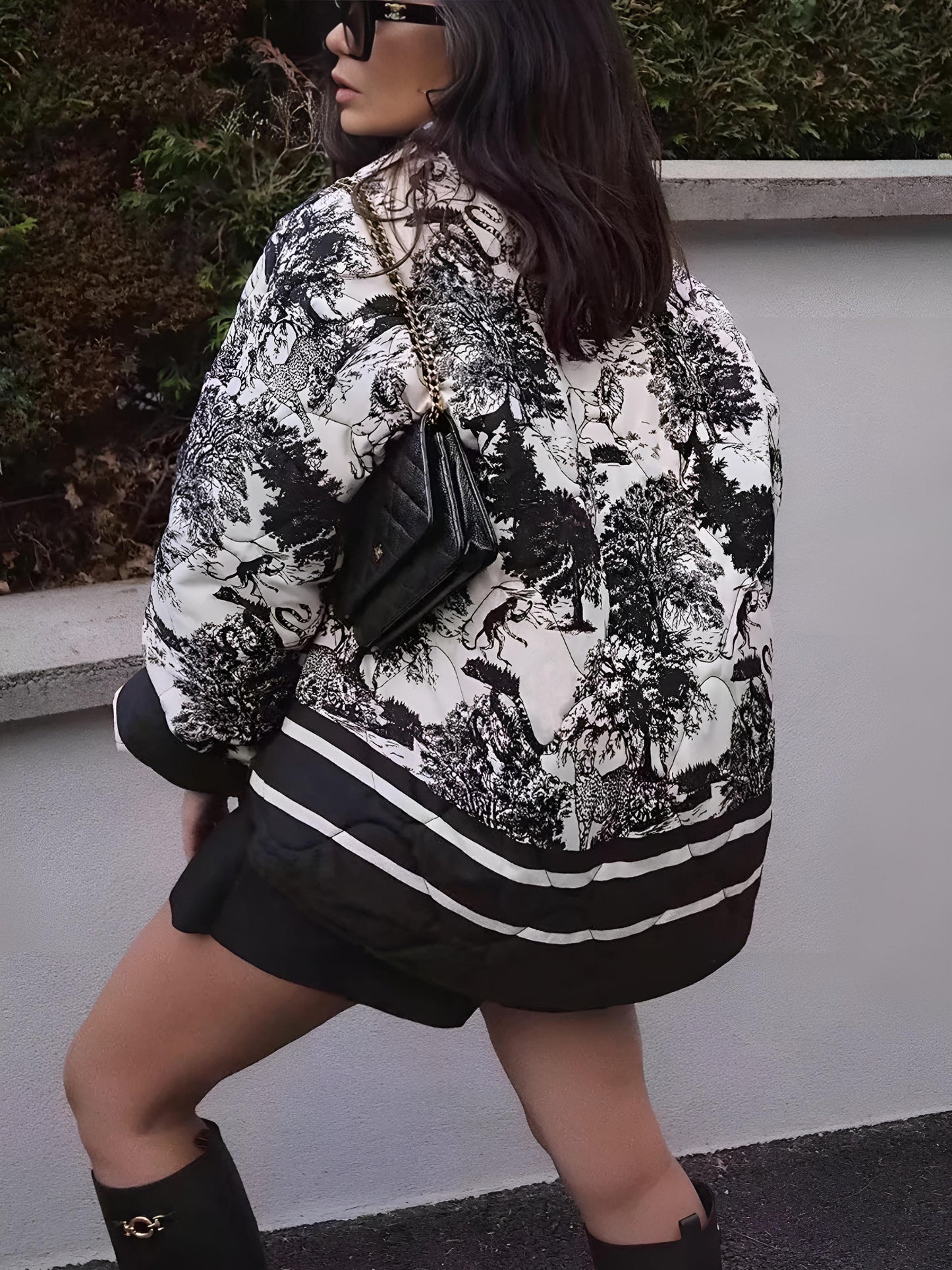 Effortlessly Elegant Jacket with a Timeless Design