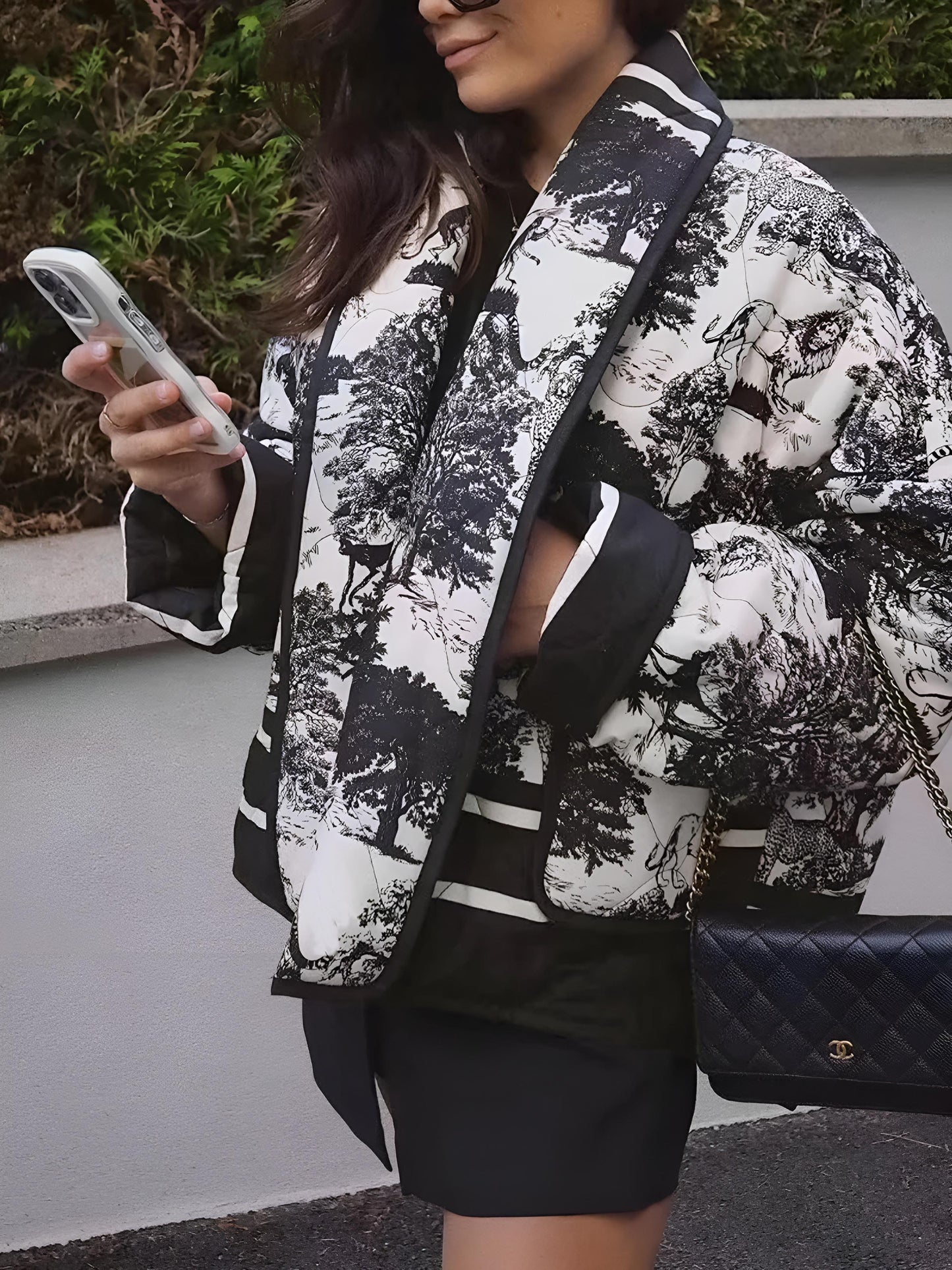 Effortlessly Elegant Jacket with a Timeless Design