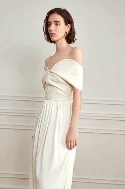 Effortlessly Elegant Dress with a Timeless Design