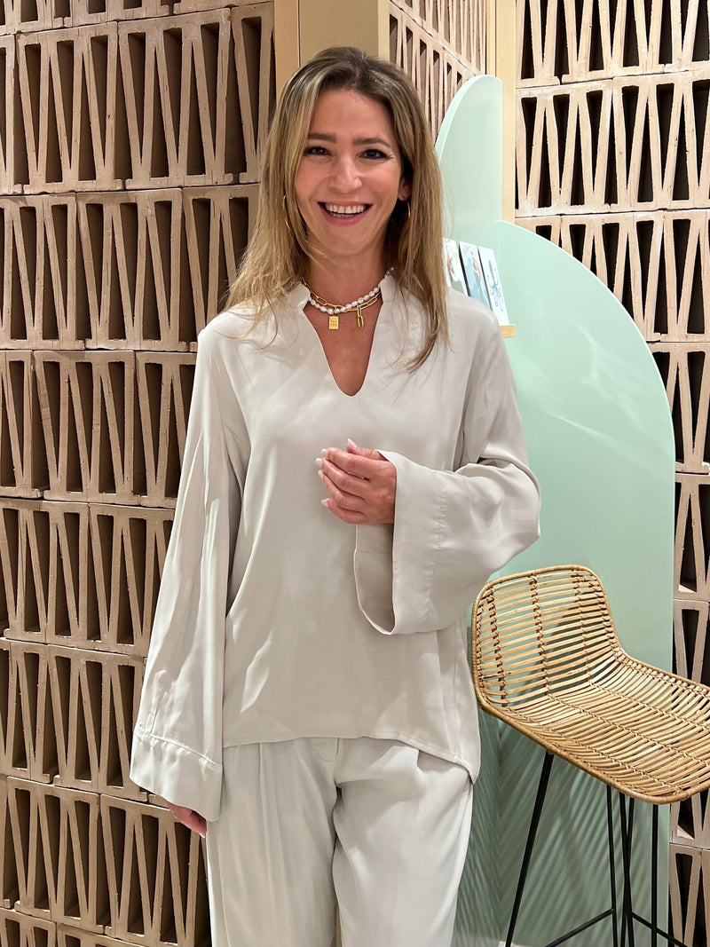 Gracefully Styled Blouse for Any Occasion