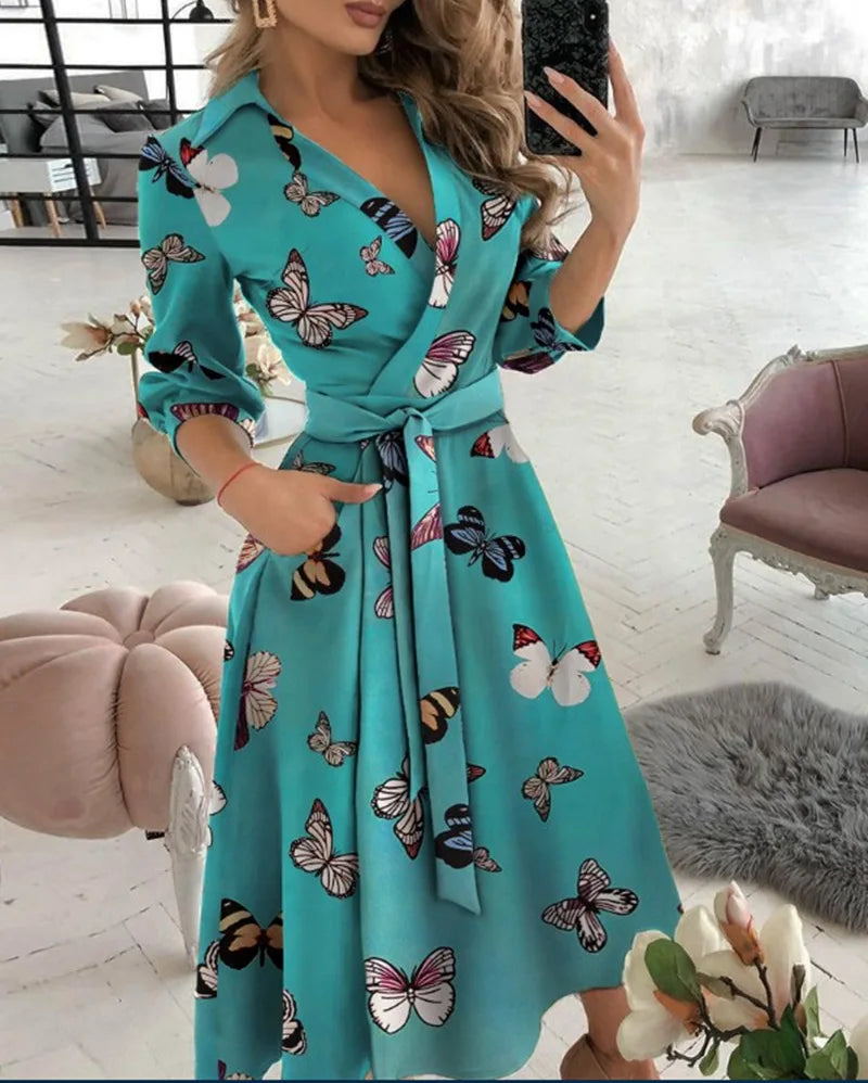 Classic Vintage Dress with a Flattering Fit