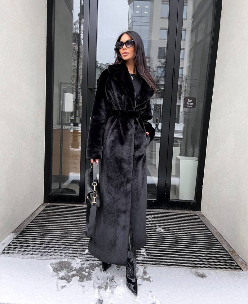 Classic Vintage & Enduringly Stylish Coat