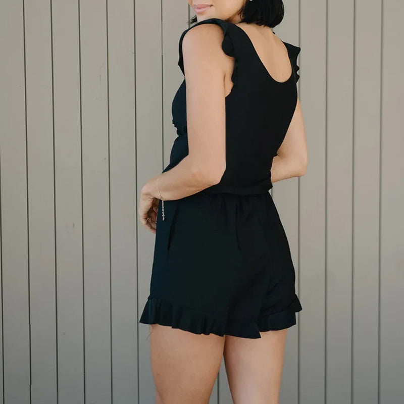 Effortlessly Elegant Garment with a Timeless Design