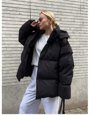 Effortlessly Elegant Jacket with a Timeless Design