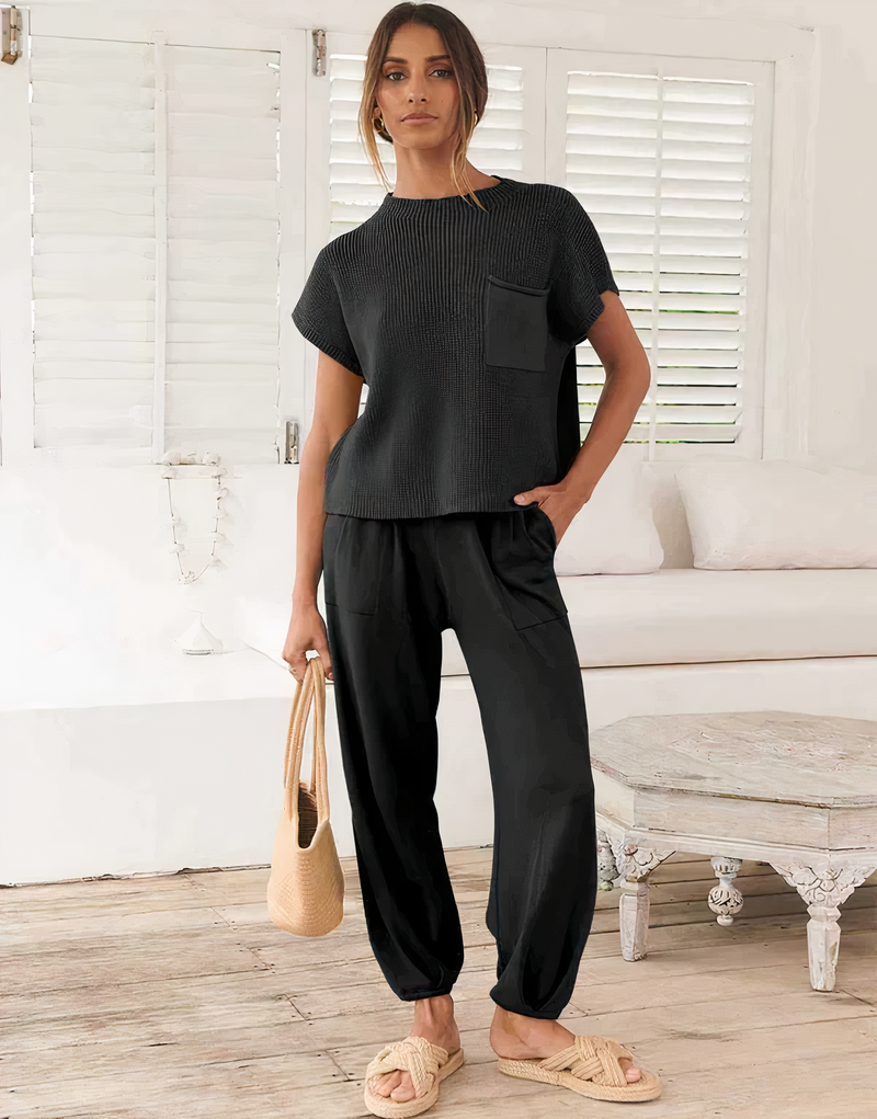 Effortlessly Elegant Garment with a Timeless Design