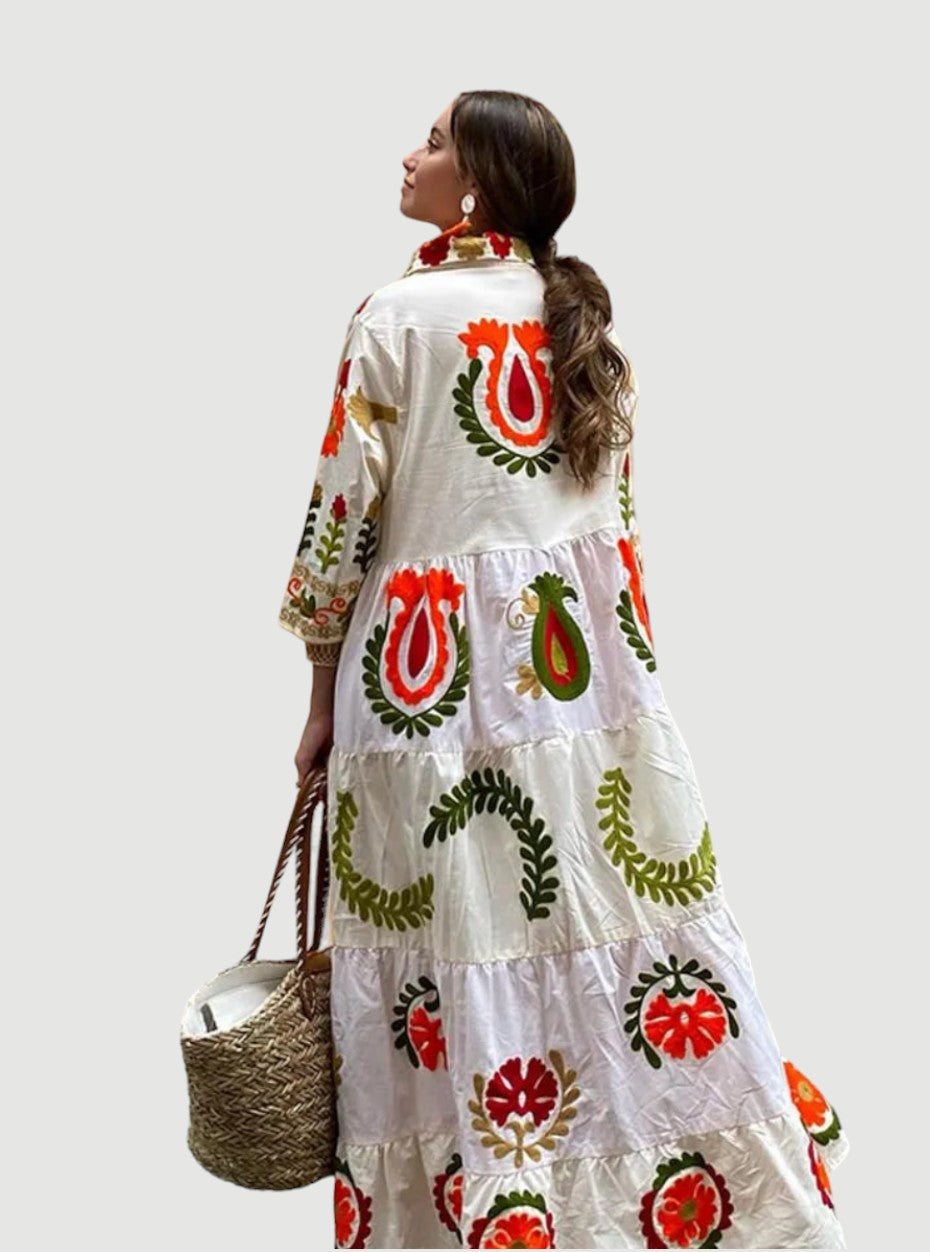 Well Tailored Dress with a Graceful Silhouette