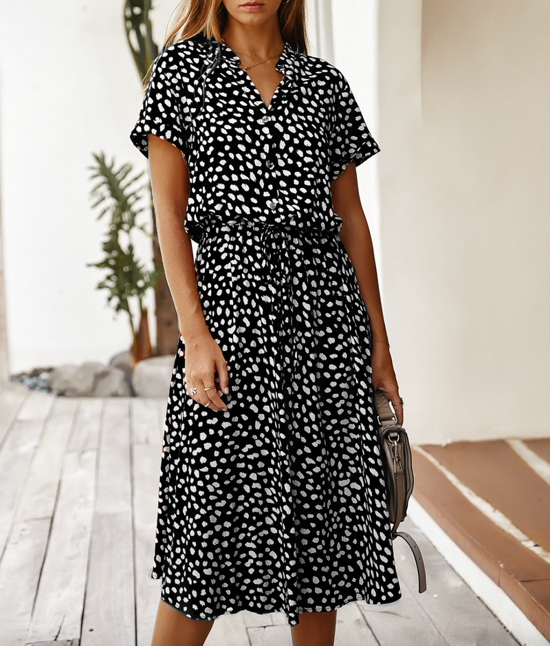Well Tailored Dress with a Graceful Silhouette