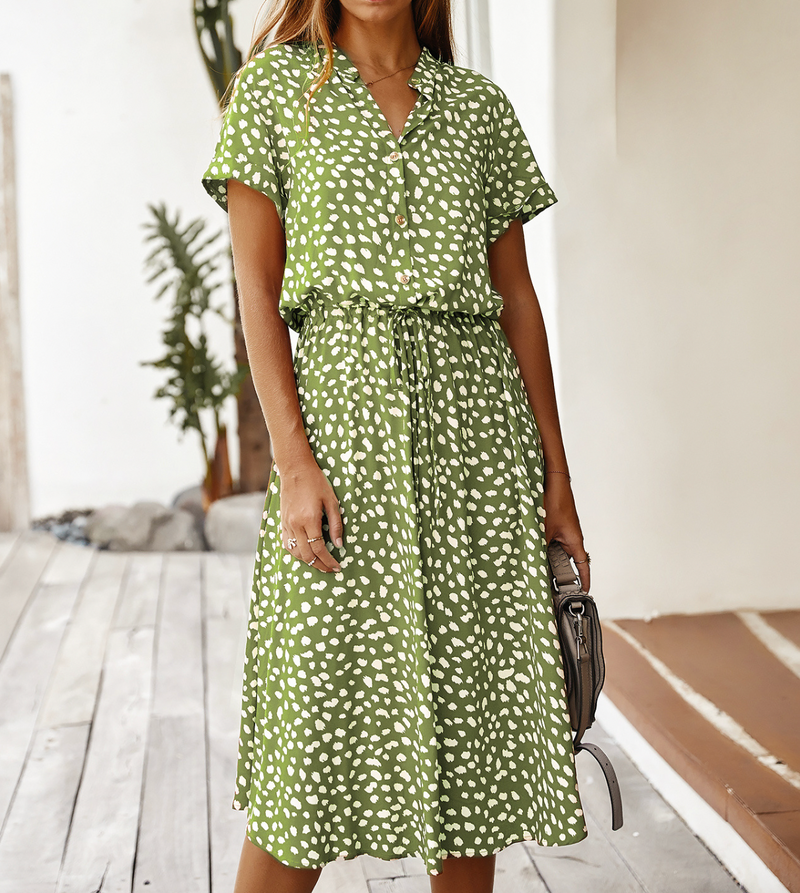 Well Tailored Dress with a Graceful Silhouette