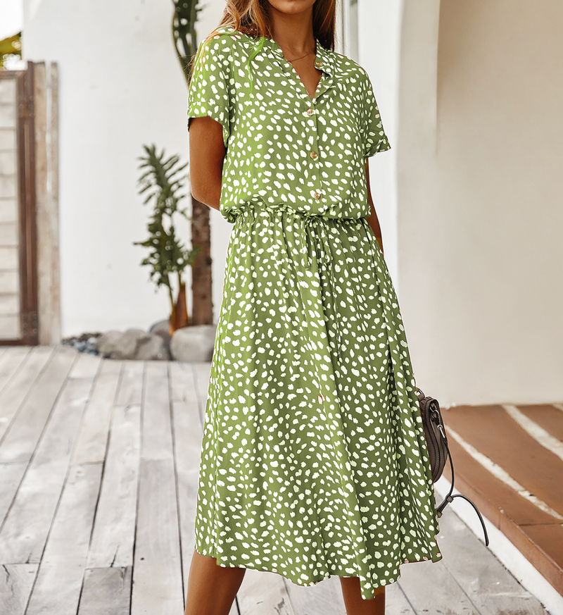Well Tailored Dress with a Graceful Silhouette