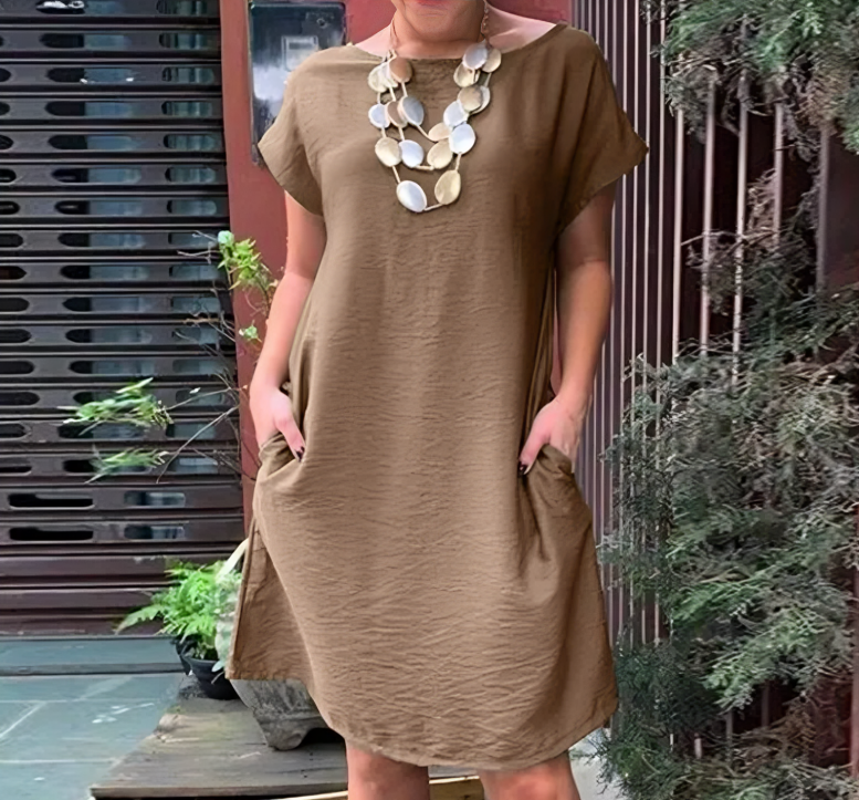 Beautifully Finished Dress in a Timeless Design