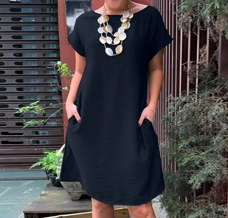 Beautifully Finished Dress in a Timeless Design