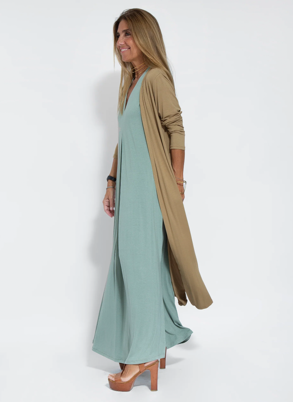 Polished Dress with an Effortless Classic Look