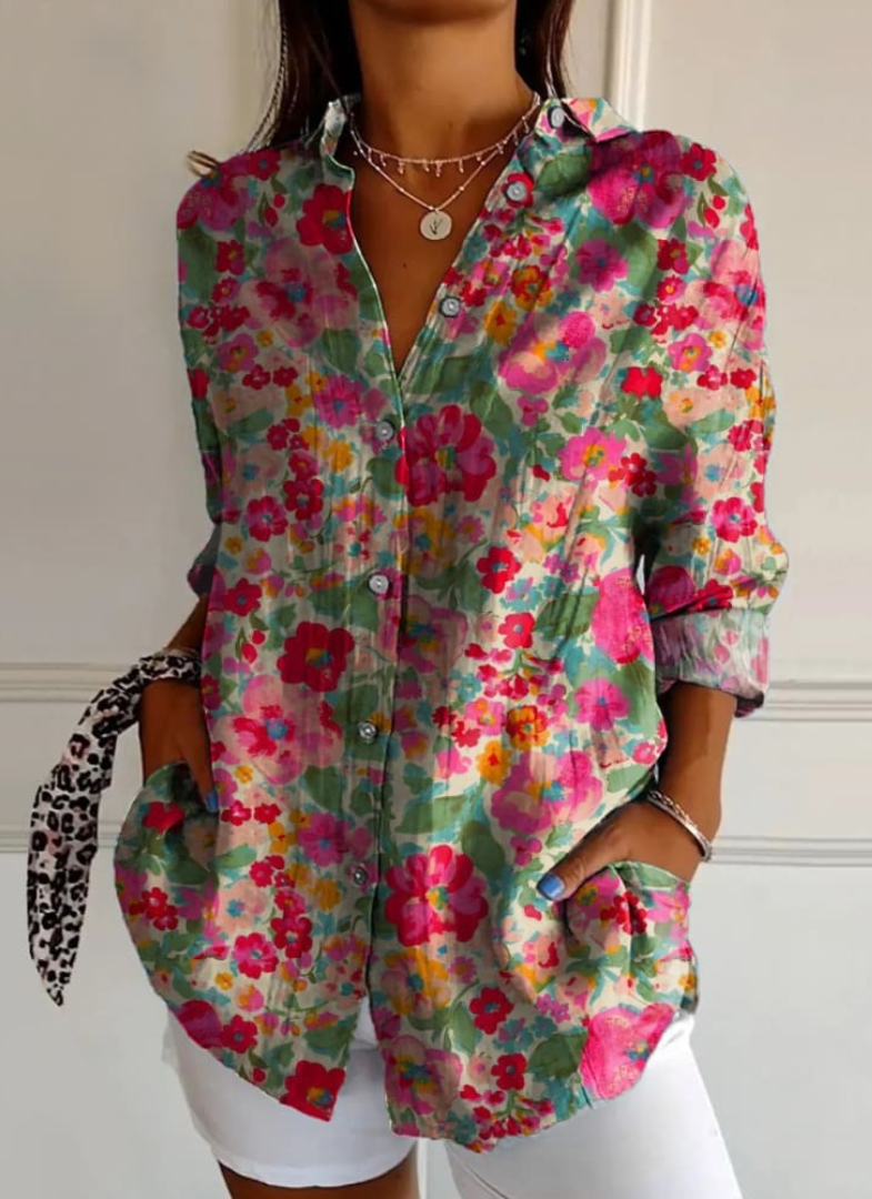 Classic Vintage Blouse with a Flattering Fit