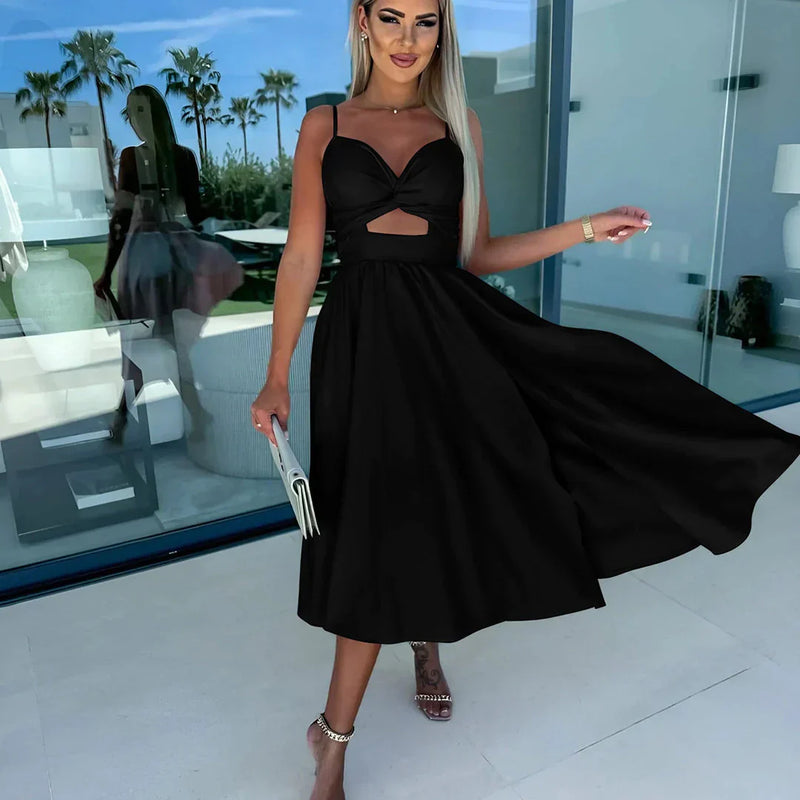 Beautifully Finished Dress in a Timeless Design