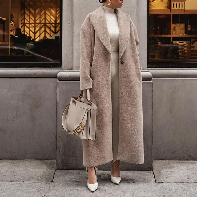 Gracefully Styled Coat for Any Occasion