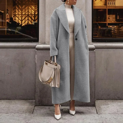Gracefully Styled Coat for Any Occasion