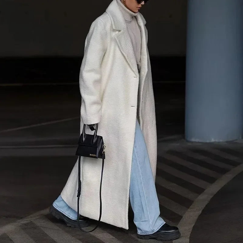 Gracefully Styled Coat for Any Occasion