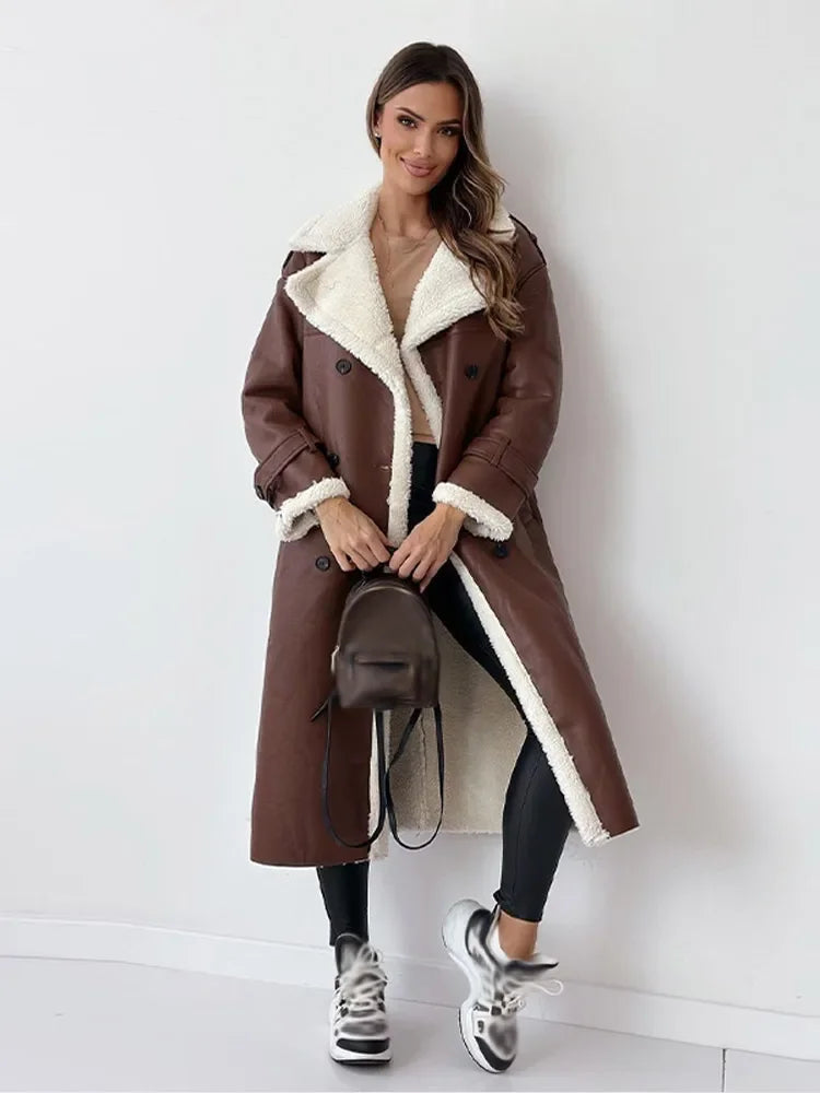 Effortlessly Elegant Jacket with a Timeless Design