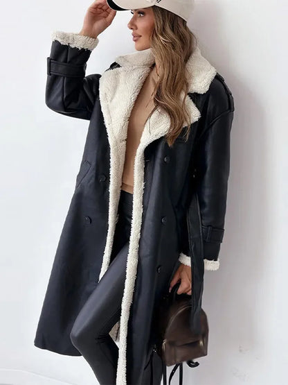 Well Tailored Coat with a Graceful Silhouette