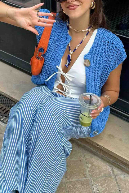 Well Tailored Cardigan with a Graceful Silhouette