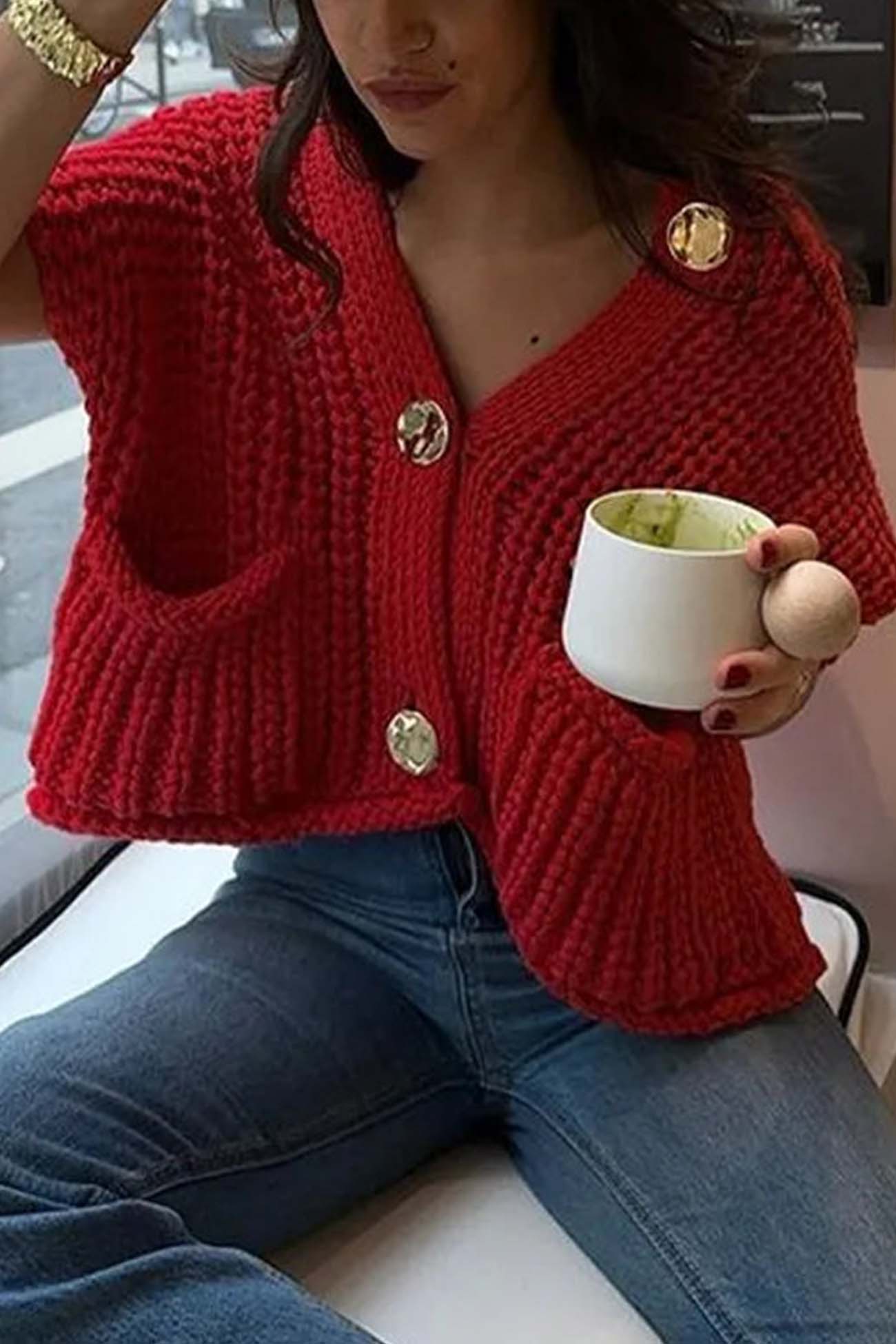 Well Tailored Cardigan with a Graceful Silhouette