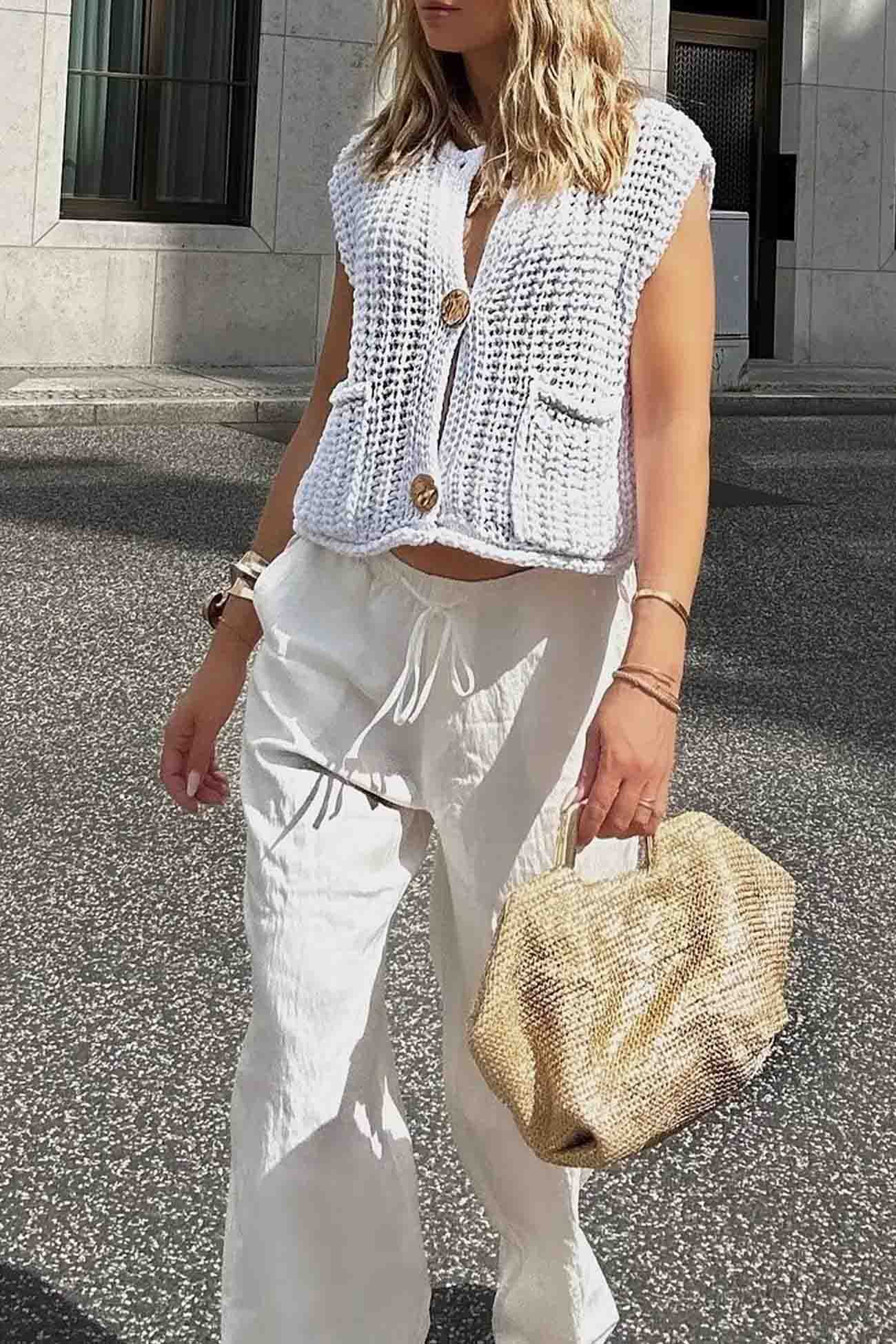 Well Tailored Cardigan with a Graceful Silhouette