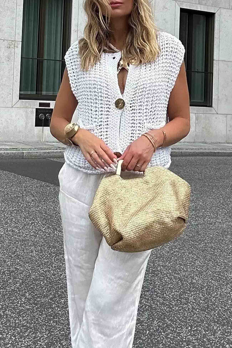 Well Tailored Cardigan with a Graceful Silhouette