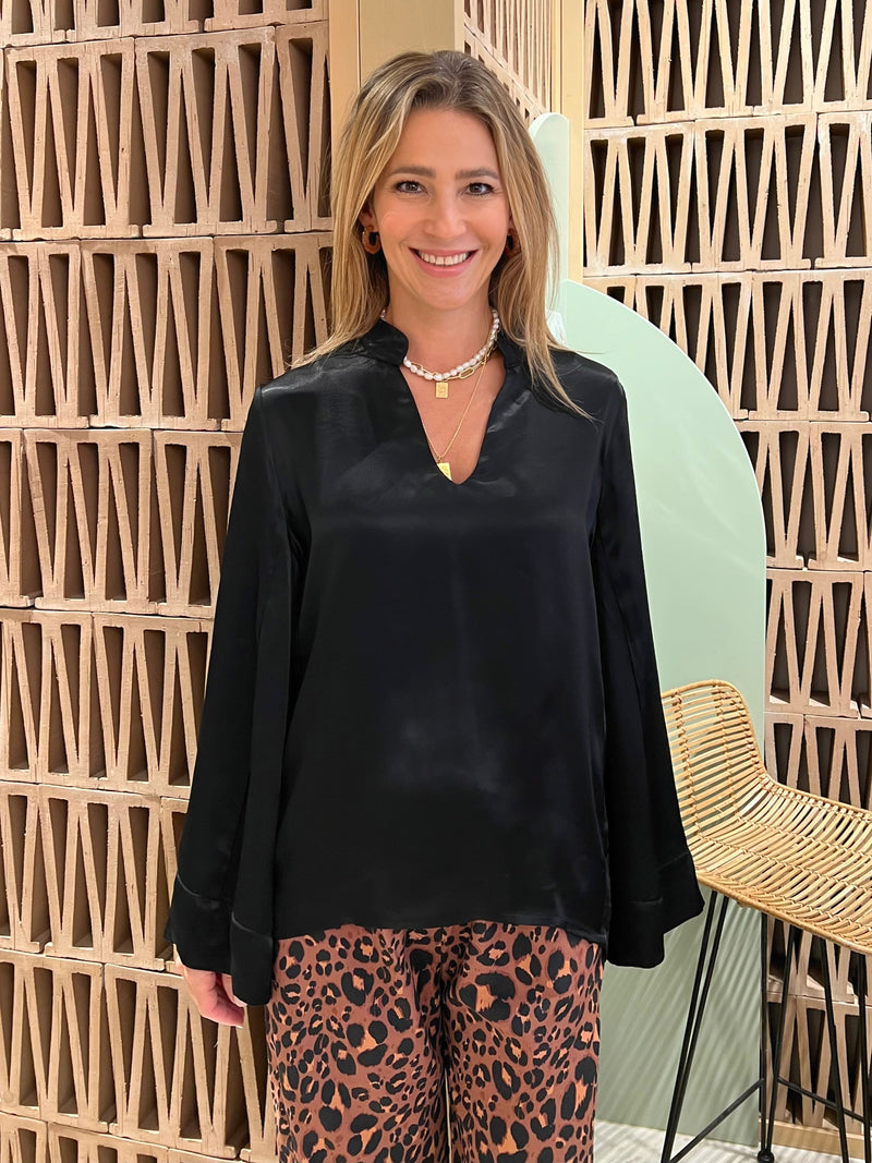 Gracefully Styled Blouse for Any Occasion