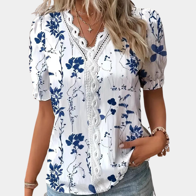 Well Tailored Blouse with a Graceful Silhouette