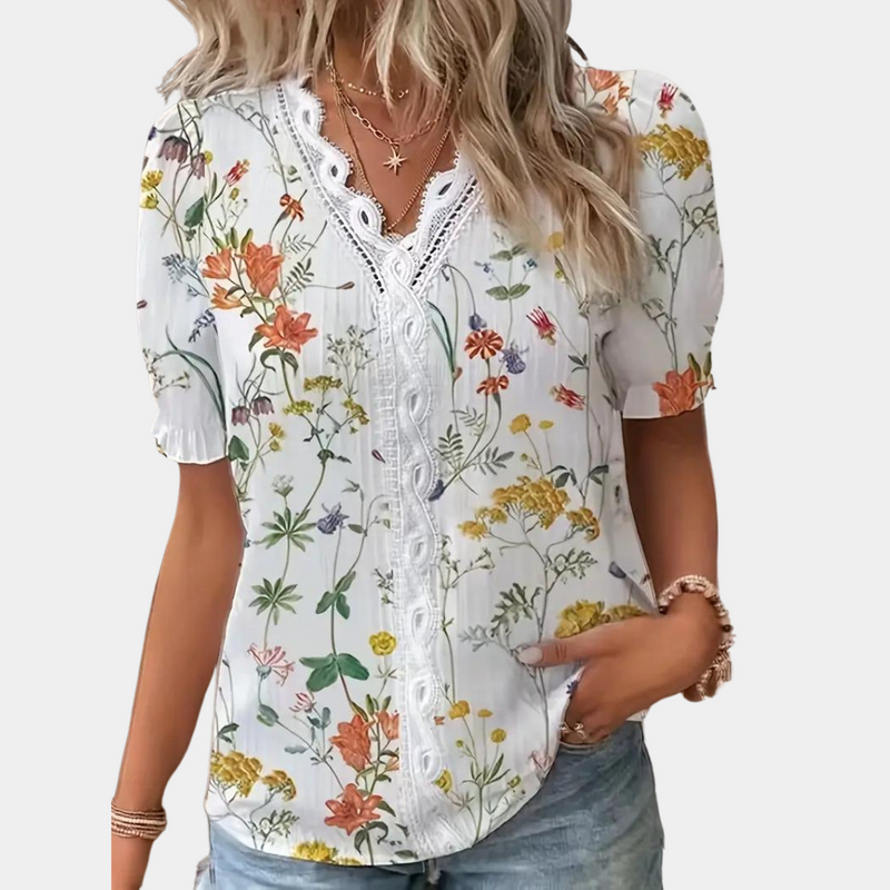 Well Tailored Blouse with a Graceful Silhouette