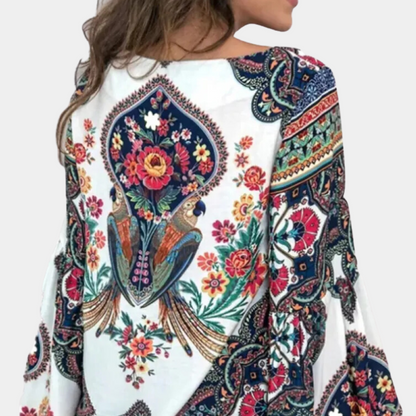 Effortlessly Elegant Blouse with a Timeless Design