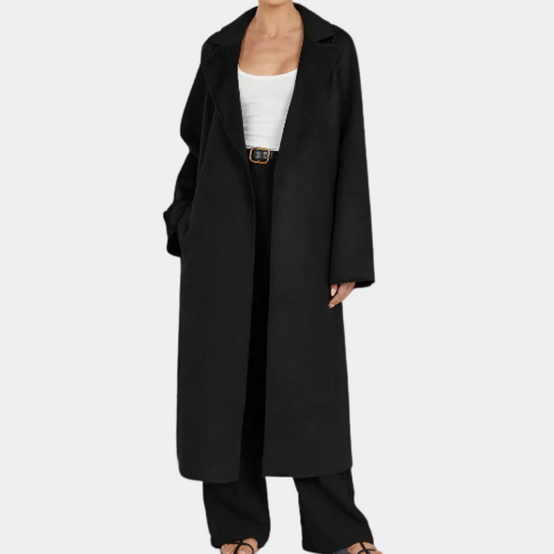Beautifully Finished Coat in a Timeless Design
