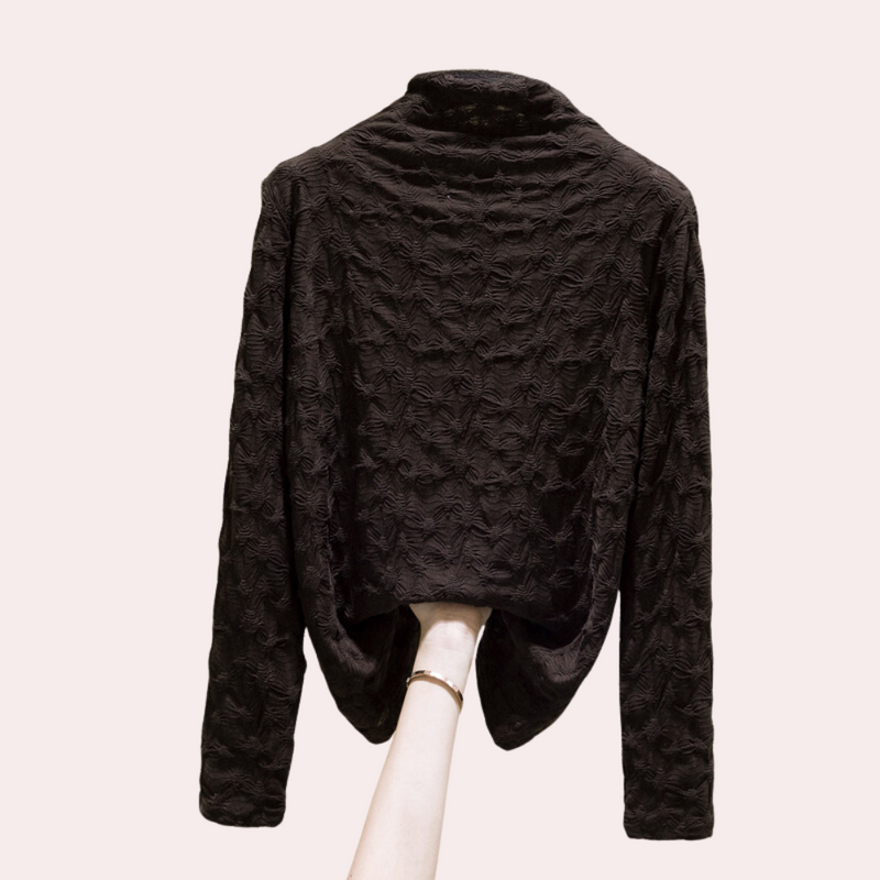 Sophisticated Blouse with a Clean Classic Look