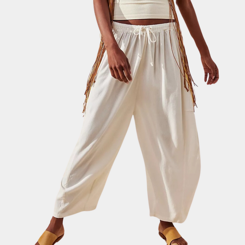 Effortlessly Elegant Trousers with a Timeless Design