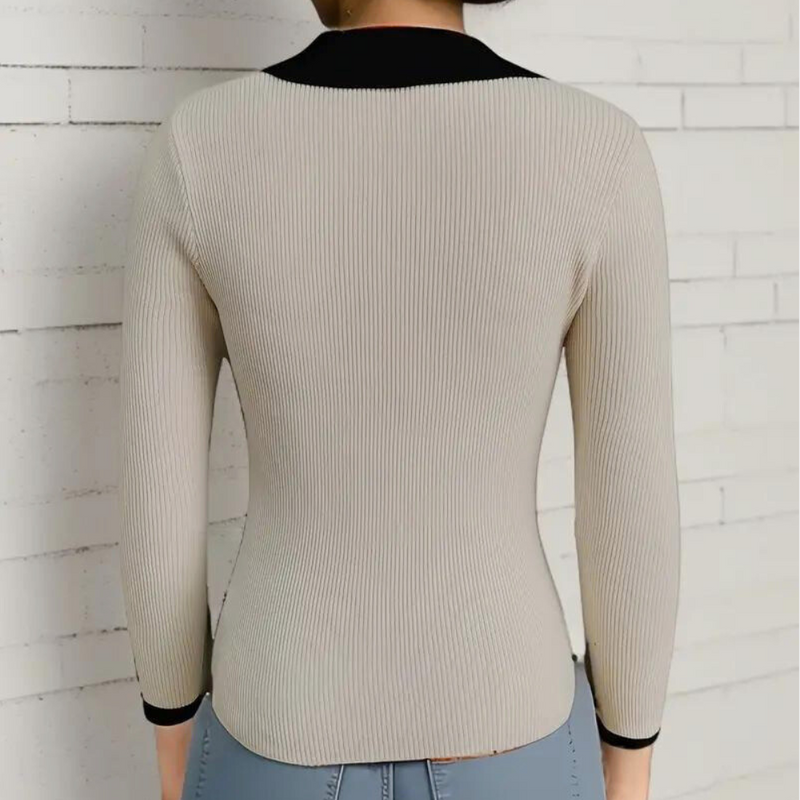 Well Tailored Sweater with a Graceful Silhouette