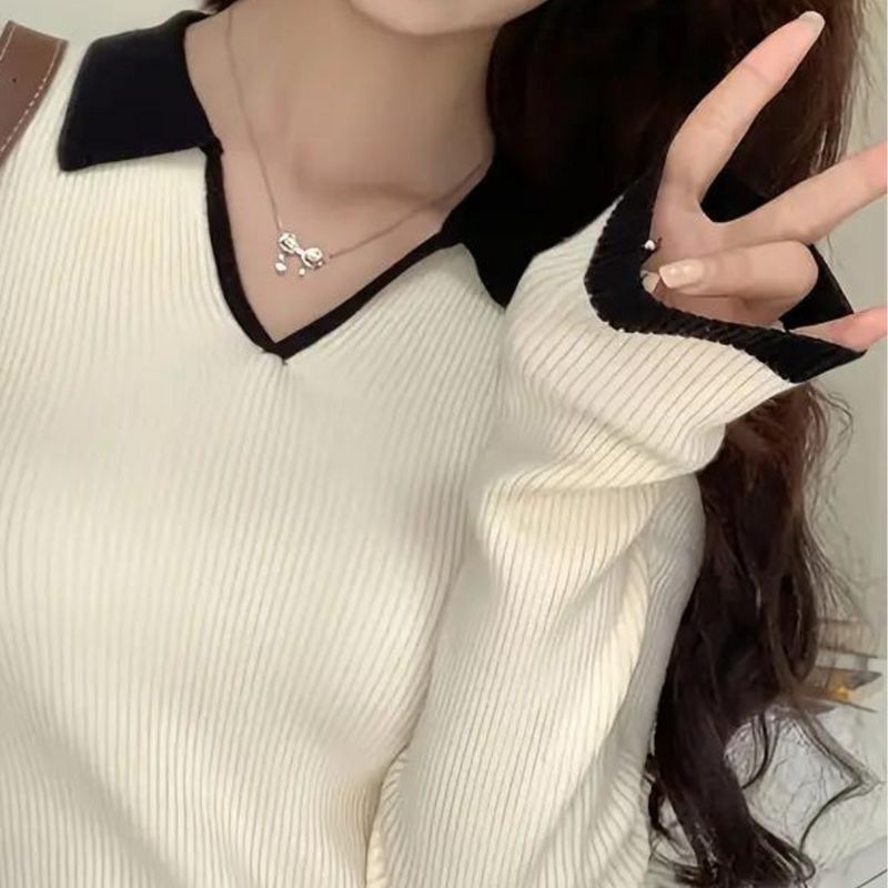 Well Tailored Sweater with a Graceful Silhouette