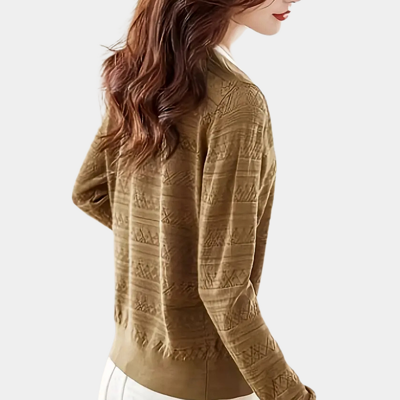 Well Tailored Sweater with a Graceful Silhouette