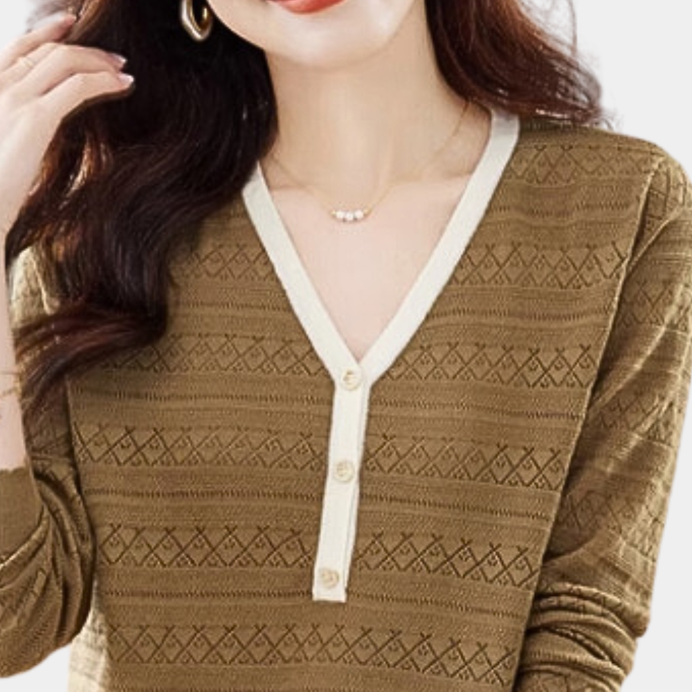 Well Tailored Sweater with a Graceful Silhouette