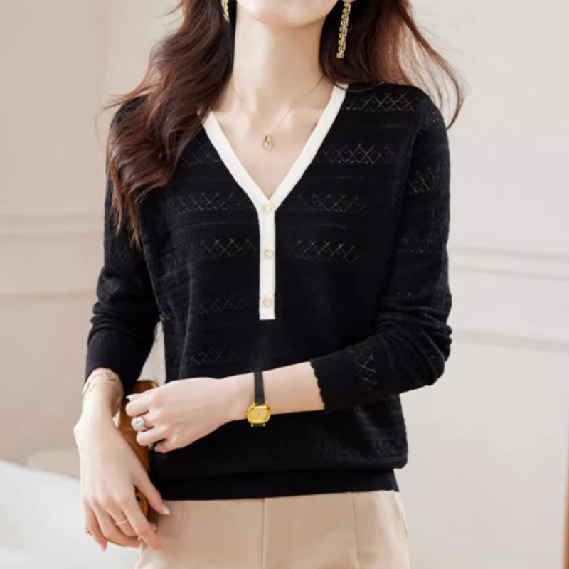 Well Tailored Sweater with a Graceful Silhouette