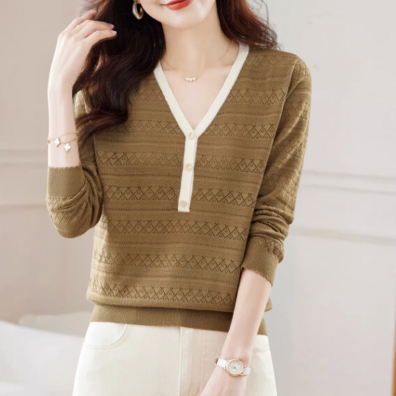 Well Tailored Sweater with a Graceful Silhouette