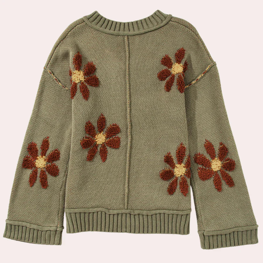 Classic Vintage Sweater with a Flattering Fit