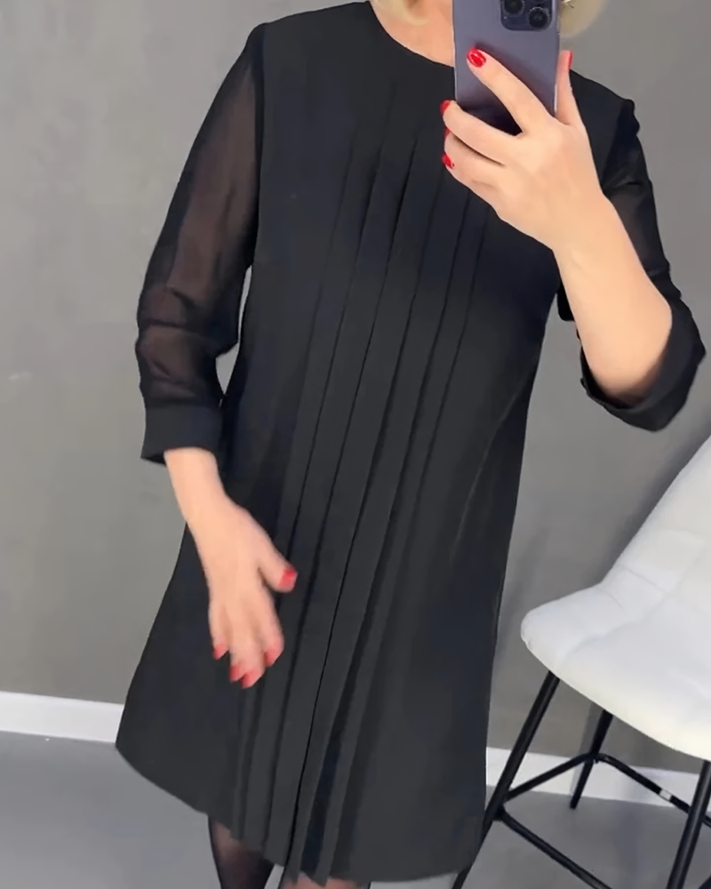 Gracefully Styled Dress for Any Occasion