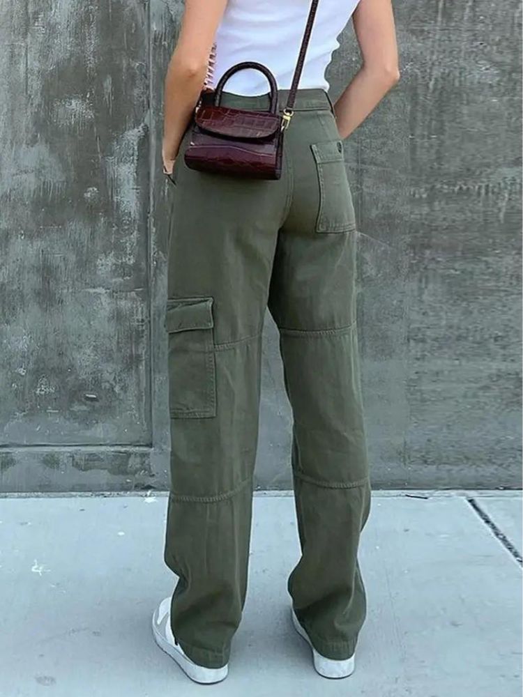 Classic Vintage Pants with a Flattering Fit
