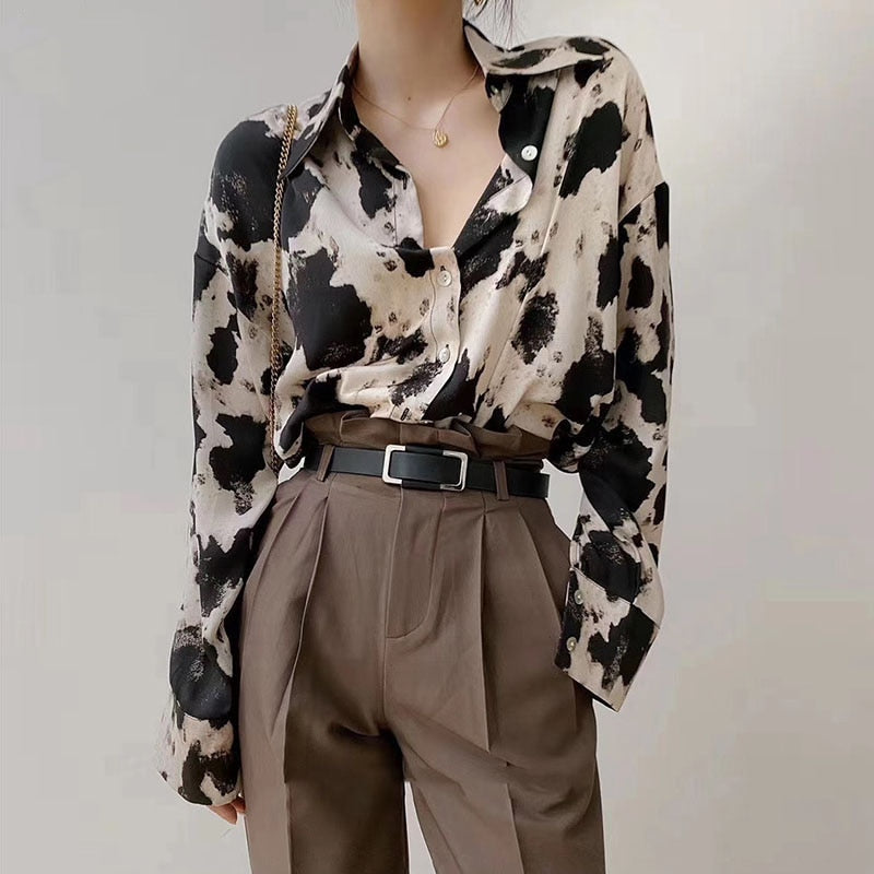 Elegantly Styled Blouse for Everyday Wear
