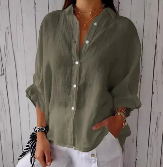 Effortlessly Elegant Blouse with a Timeless Design